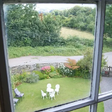 Top Floor At Cantref House Brecon Extérieur photo