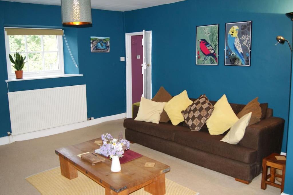 Floor At Cantref House Apartment *